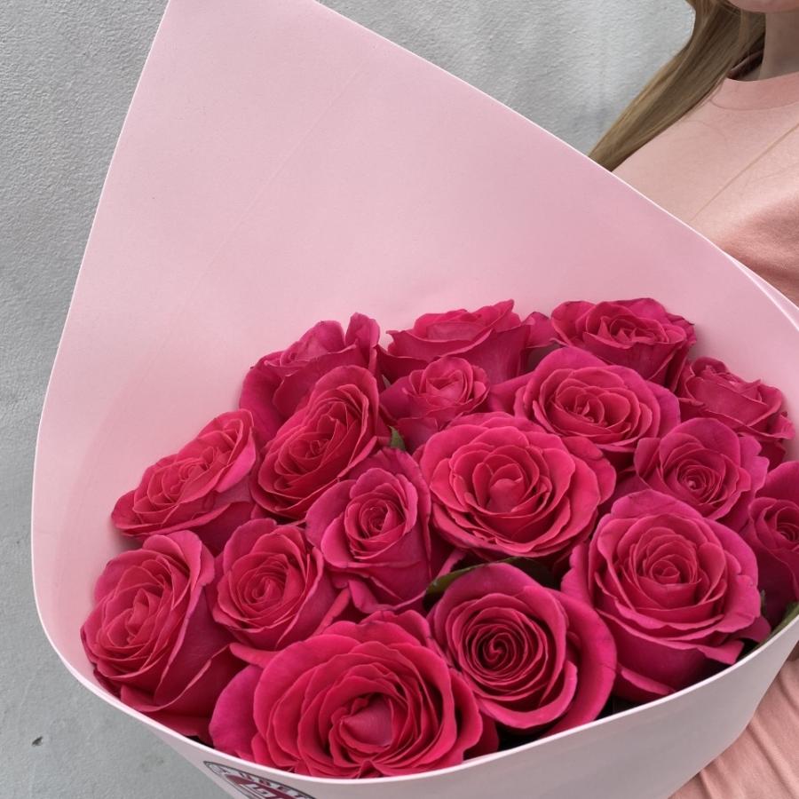 Букеты из розовых роз 70 см (Эквадор) код  185328