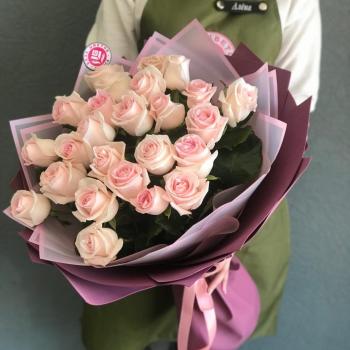 Бело-розовые розы 60 см (Россия) №: 329508